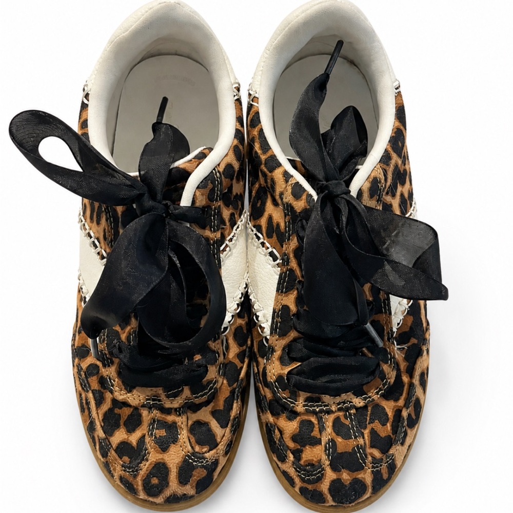Universal Thread by Target Women's Sneakers with Black Ribbon Laces